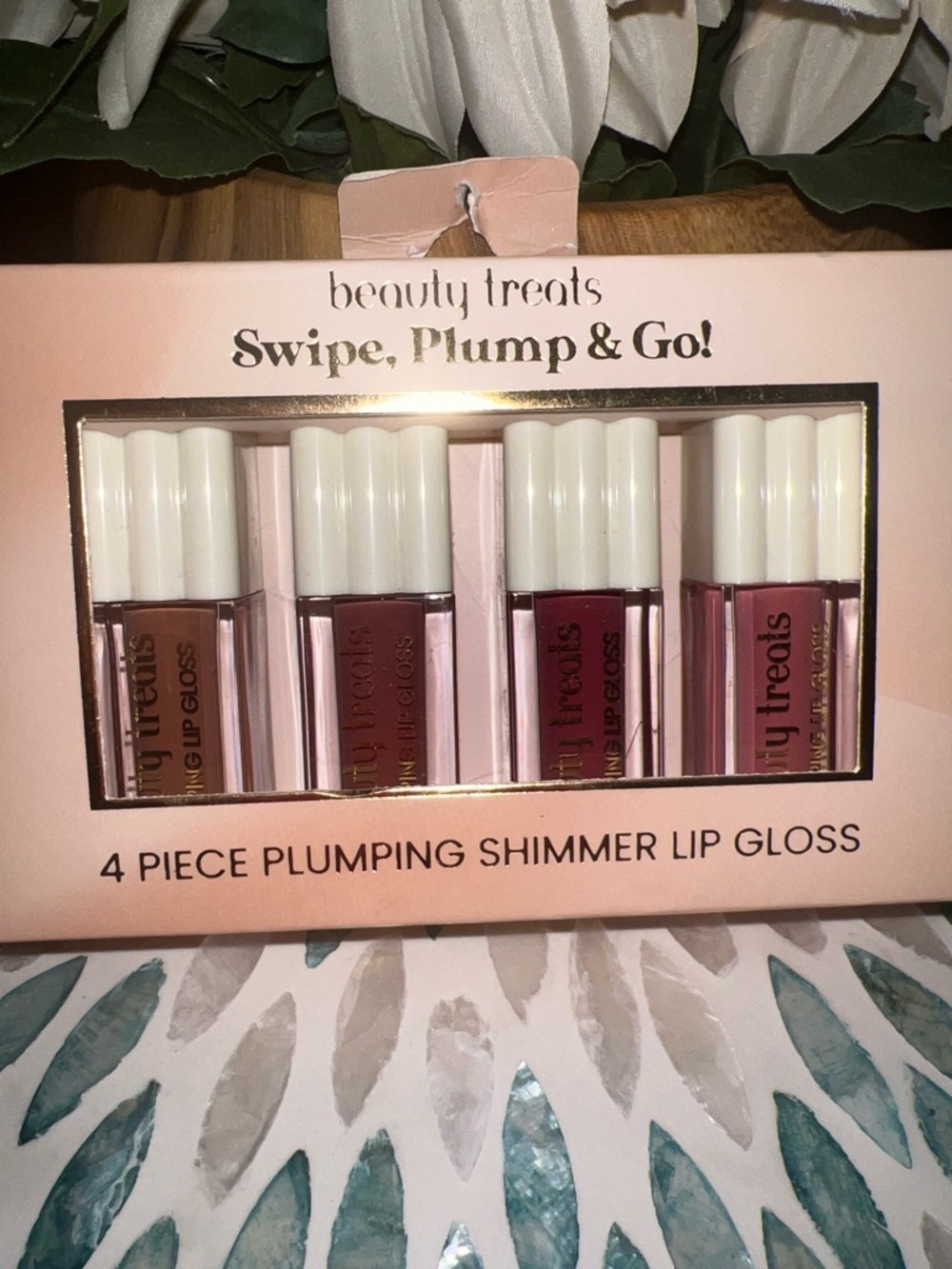 Beauty Treats - Swipe, Plump & Go! 4-Piece Plumping Shimmer Lip Gloss Set - Picture 6 of 6